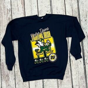 Vintage University of Notre Dame Fighting Irish NCAA College Sweatshirt